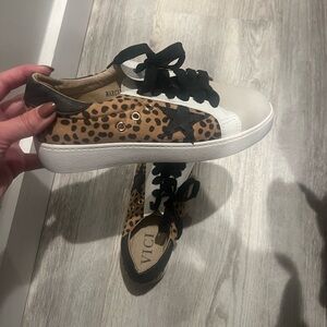 Vici Women's Leopard Star Sneakers - Black, White, and Tan